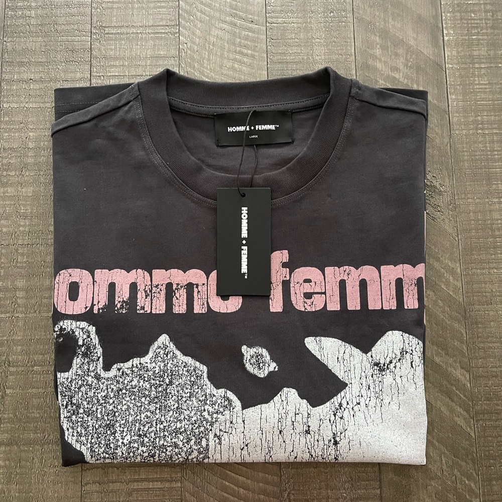 Homme Femme Night Rider Black and Pink Graphic T-Shirt